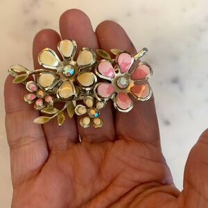 Signed Coro vintage brooch with beautiful pink and yellow flowers